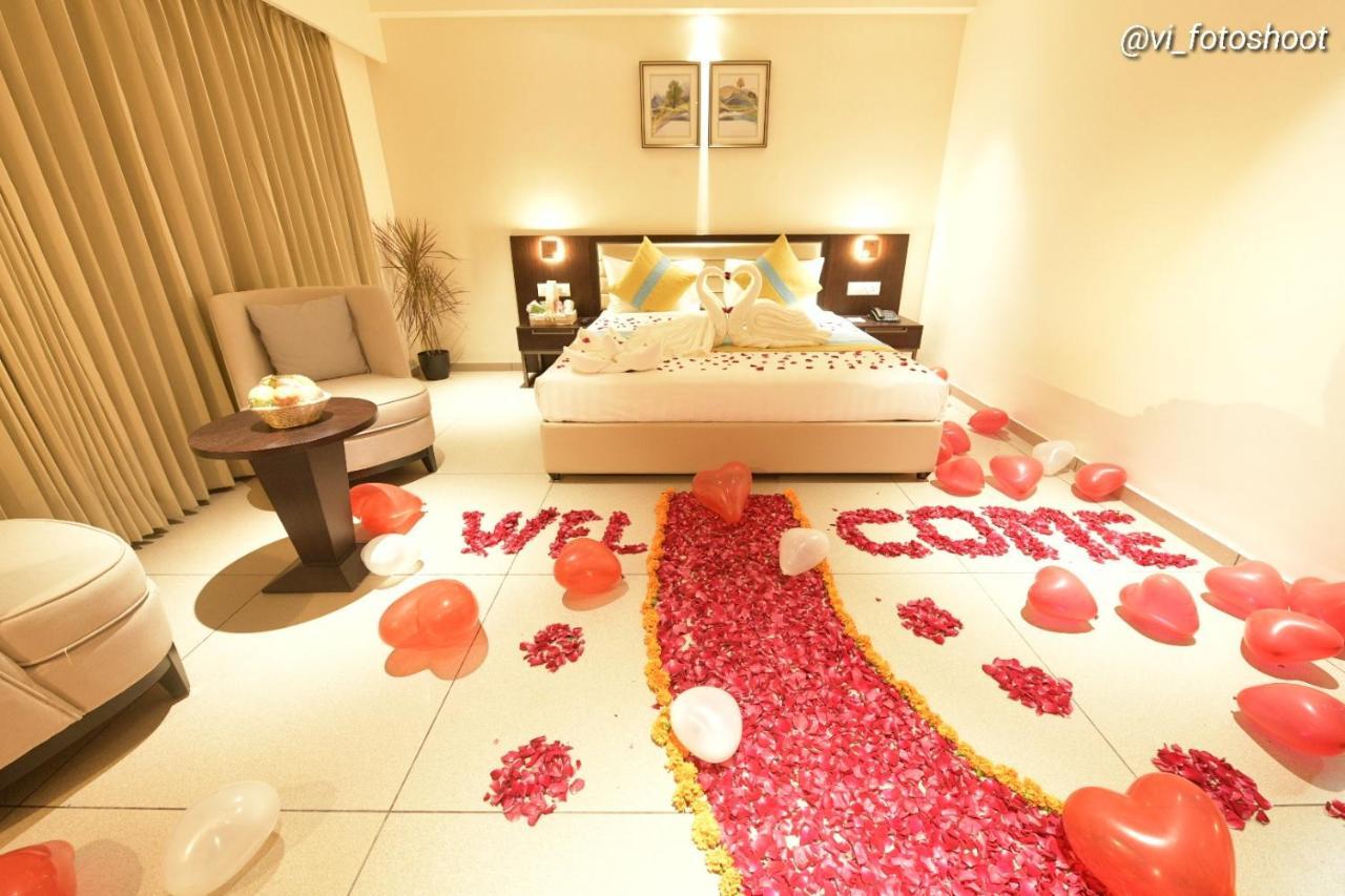 Hotel Cypress Nadiad Ngoại thất bức ảnh