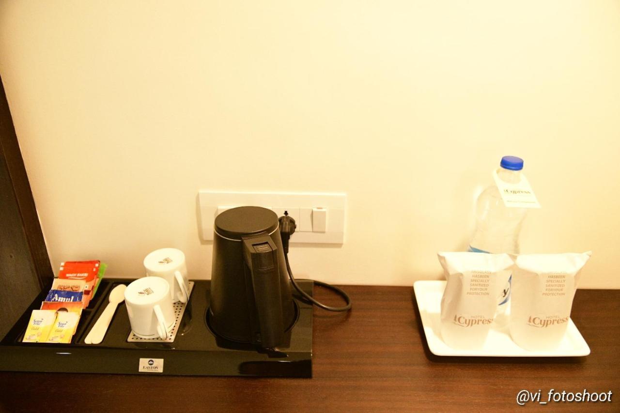 Hotel Cypress Nadiad Ngoại thất bức ảnh