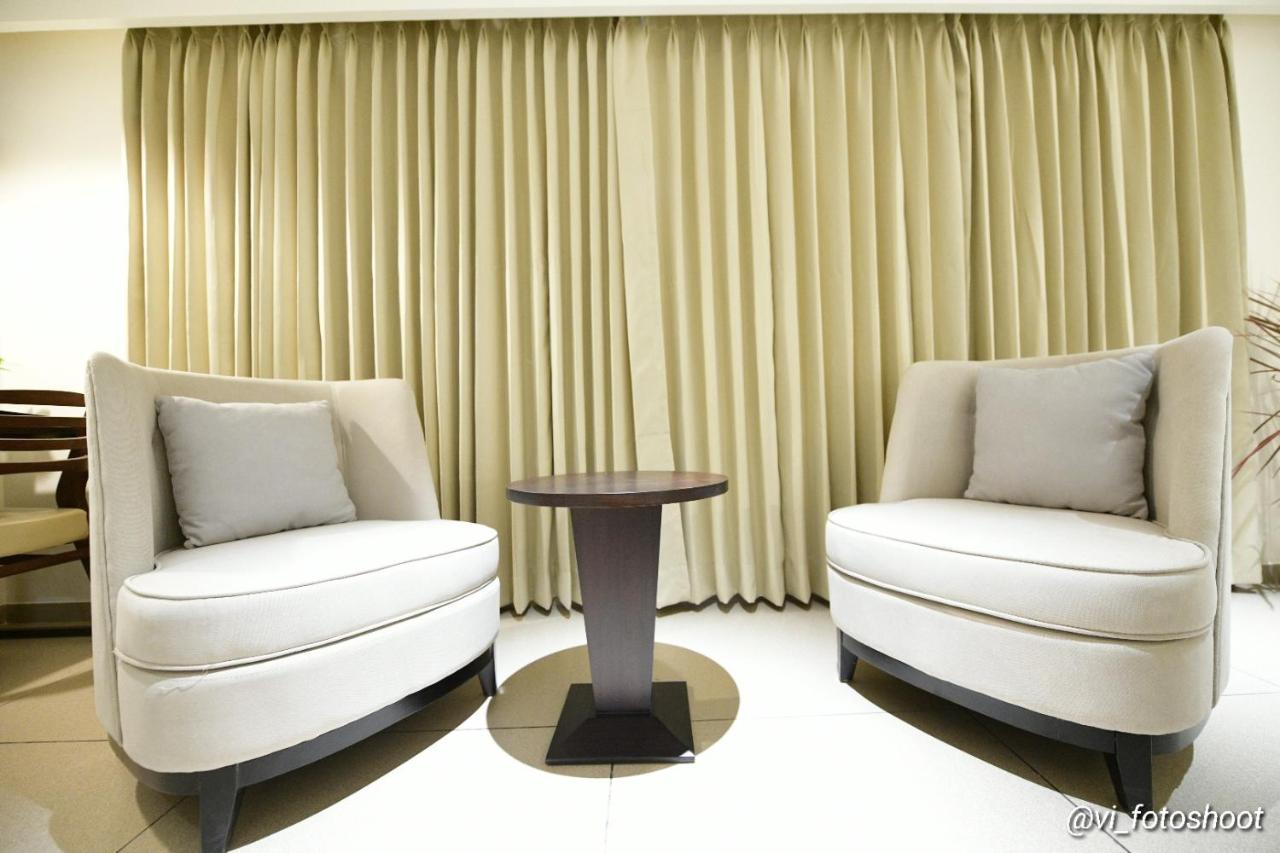 Hotel Cypress Nadiad Ngoại thất bức ảnh