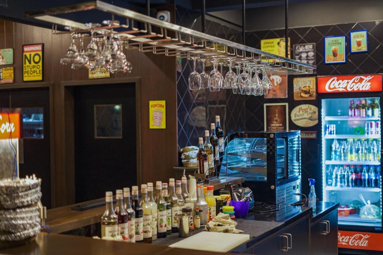 Hotel Cypress Nadiad Ngoại thất bức ảnh